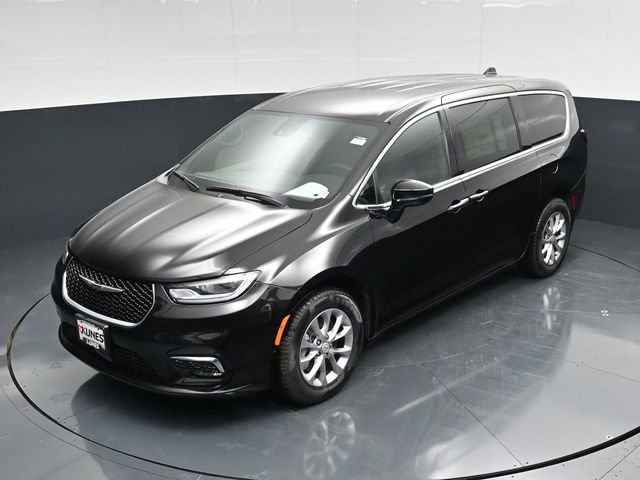 New 2026 Chrysler Pacifica Select image 14