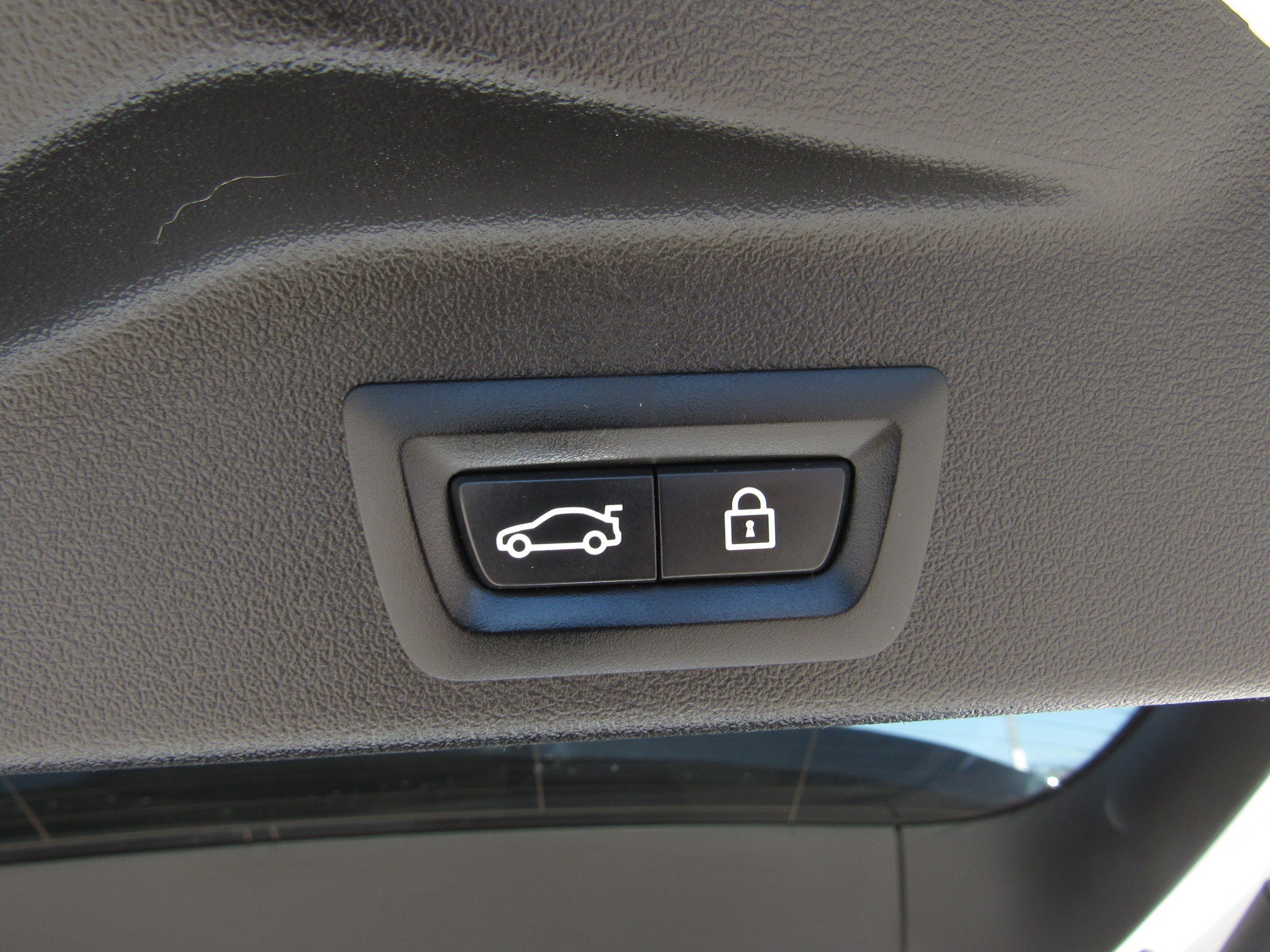 Used 2020 BMW X5 xDrive40i w/ M Sport Package image 14