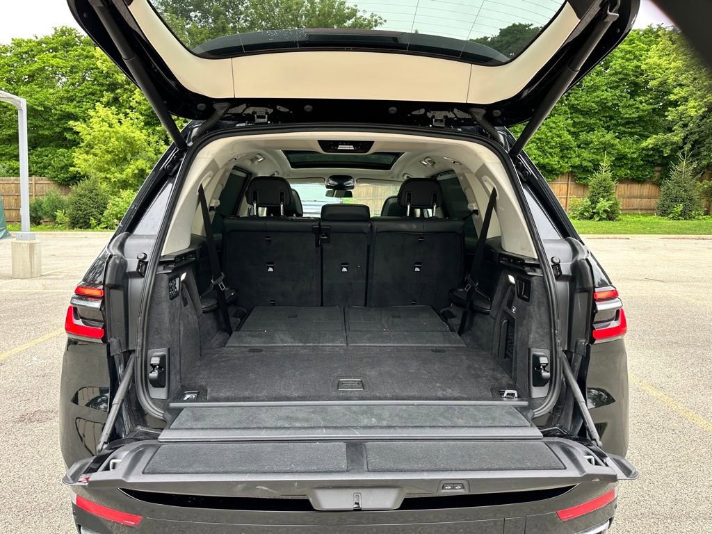 Used 2024 BMW X7 xDrive40i image 11