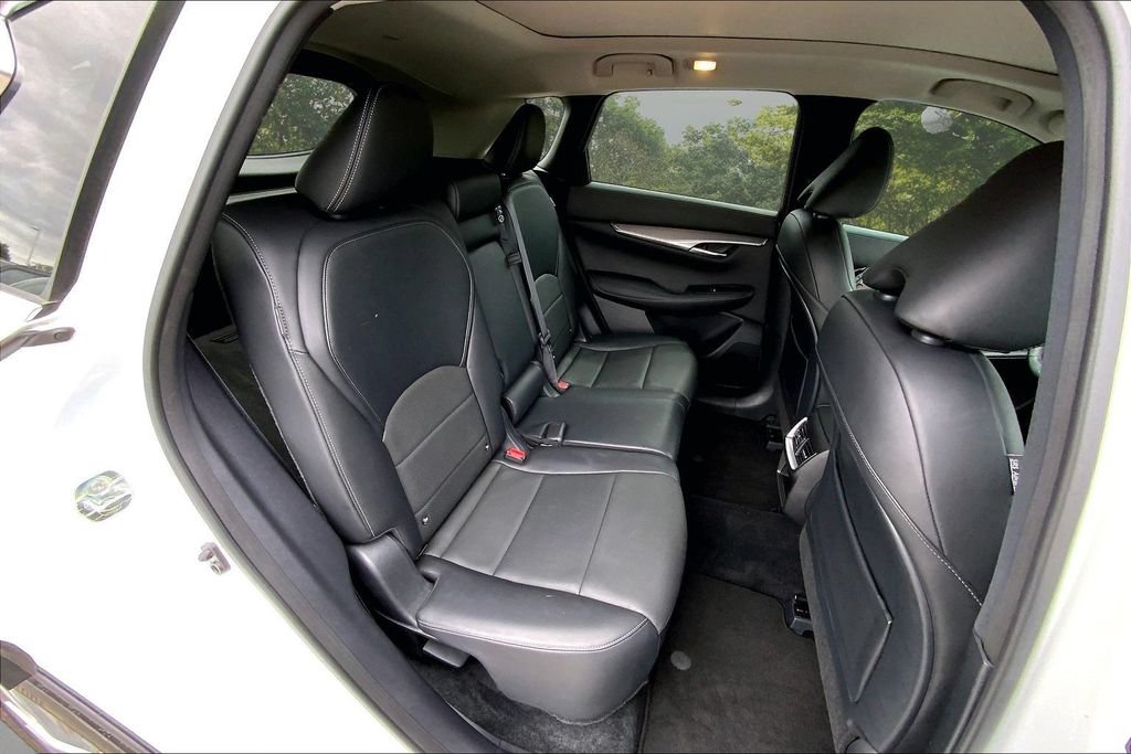 Used 2023 INFINITI QX50 Luxe FWD image 25