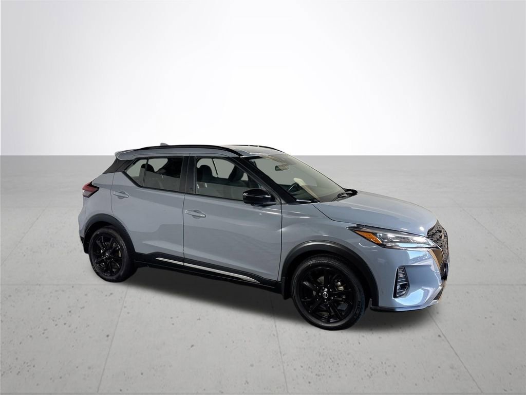Used 2021 Nissan Kicks SR image 4