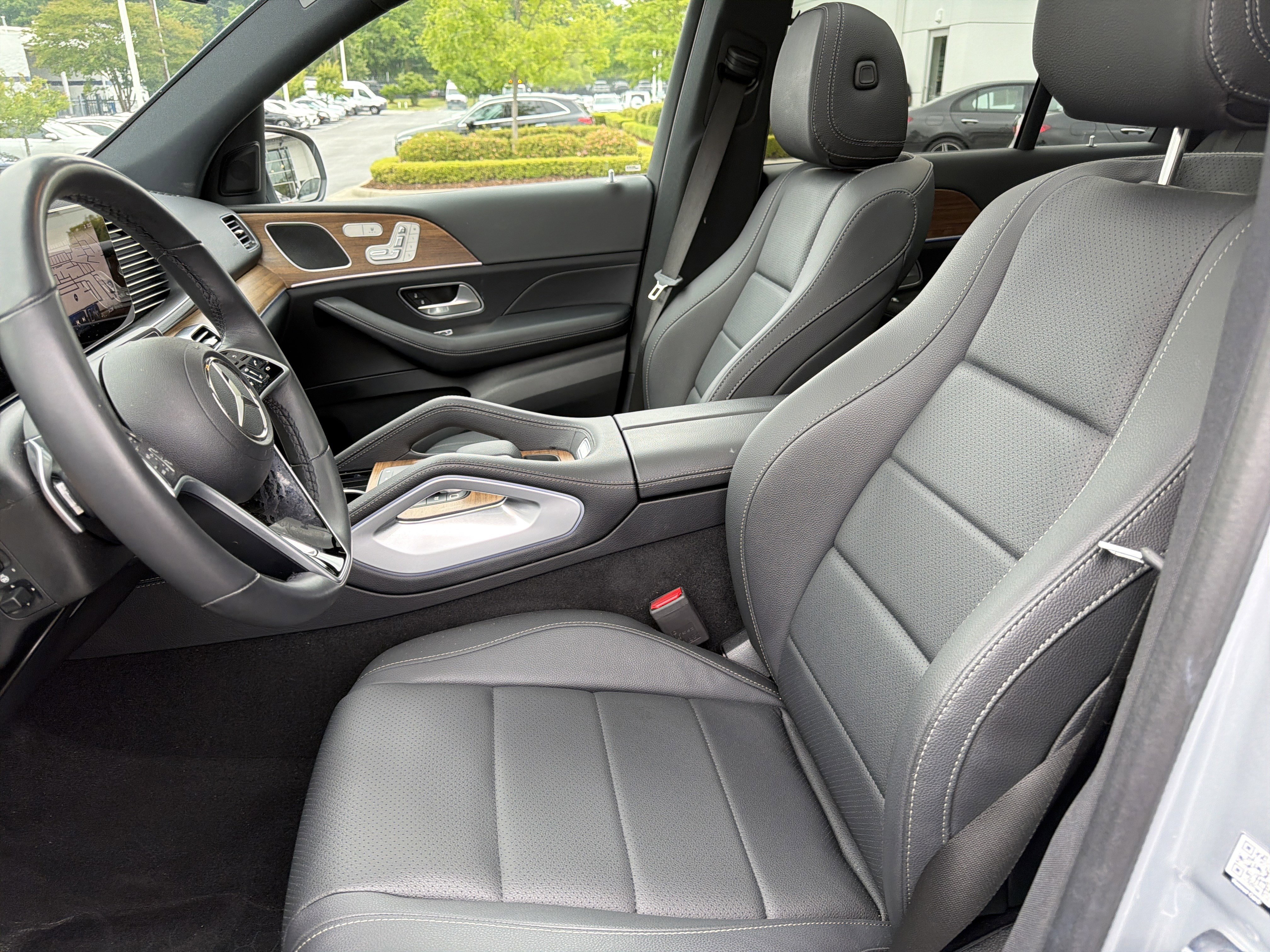 Used 2025 Mercedes-Benz GLE 350 4MATIC image 16