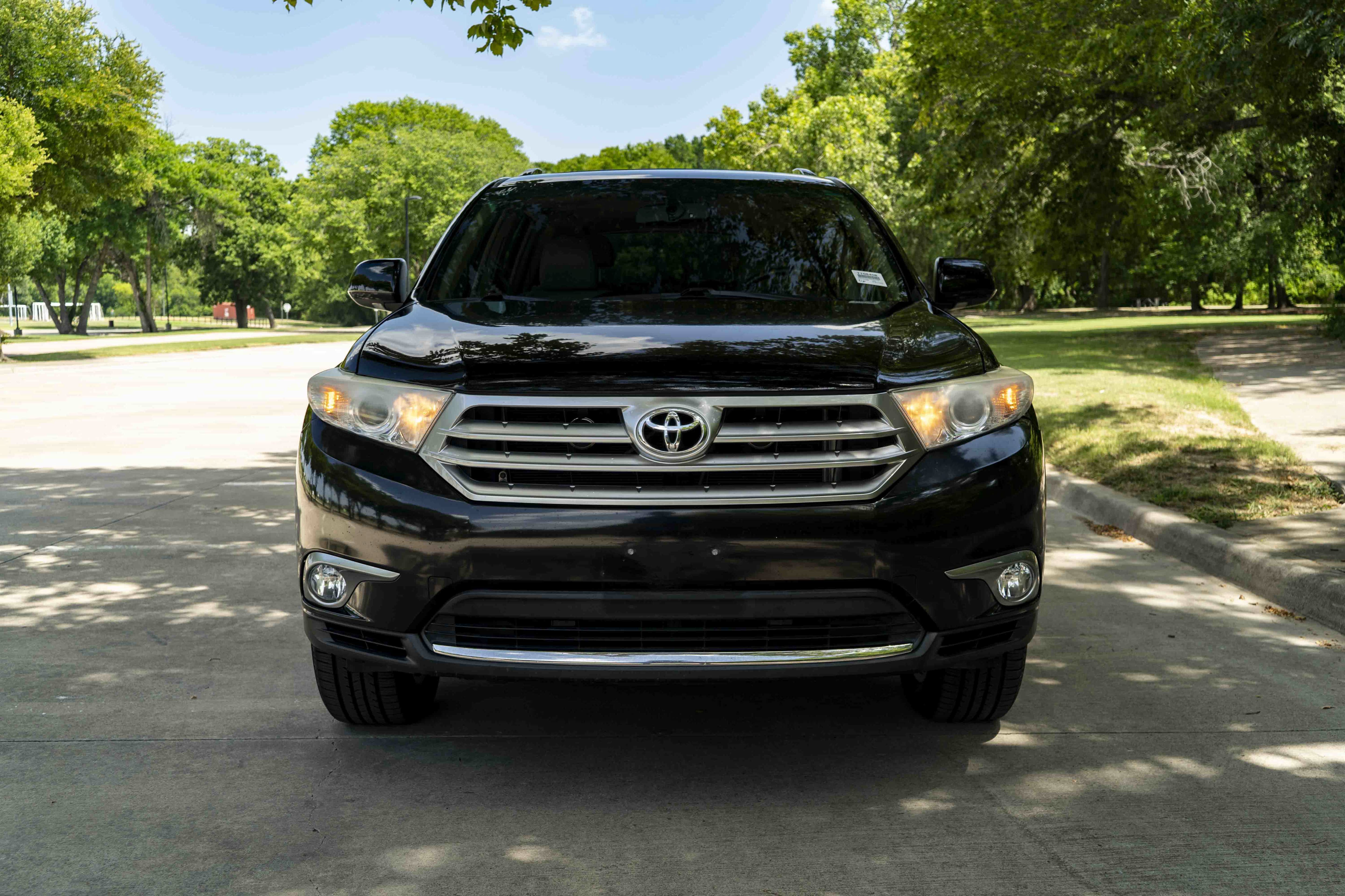 Used 2012 Toyota Highlander Limited FWD image 3