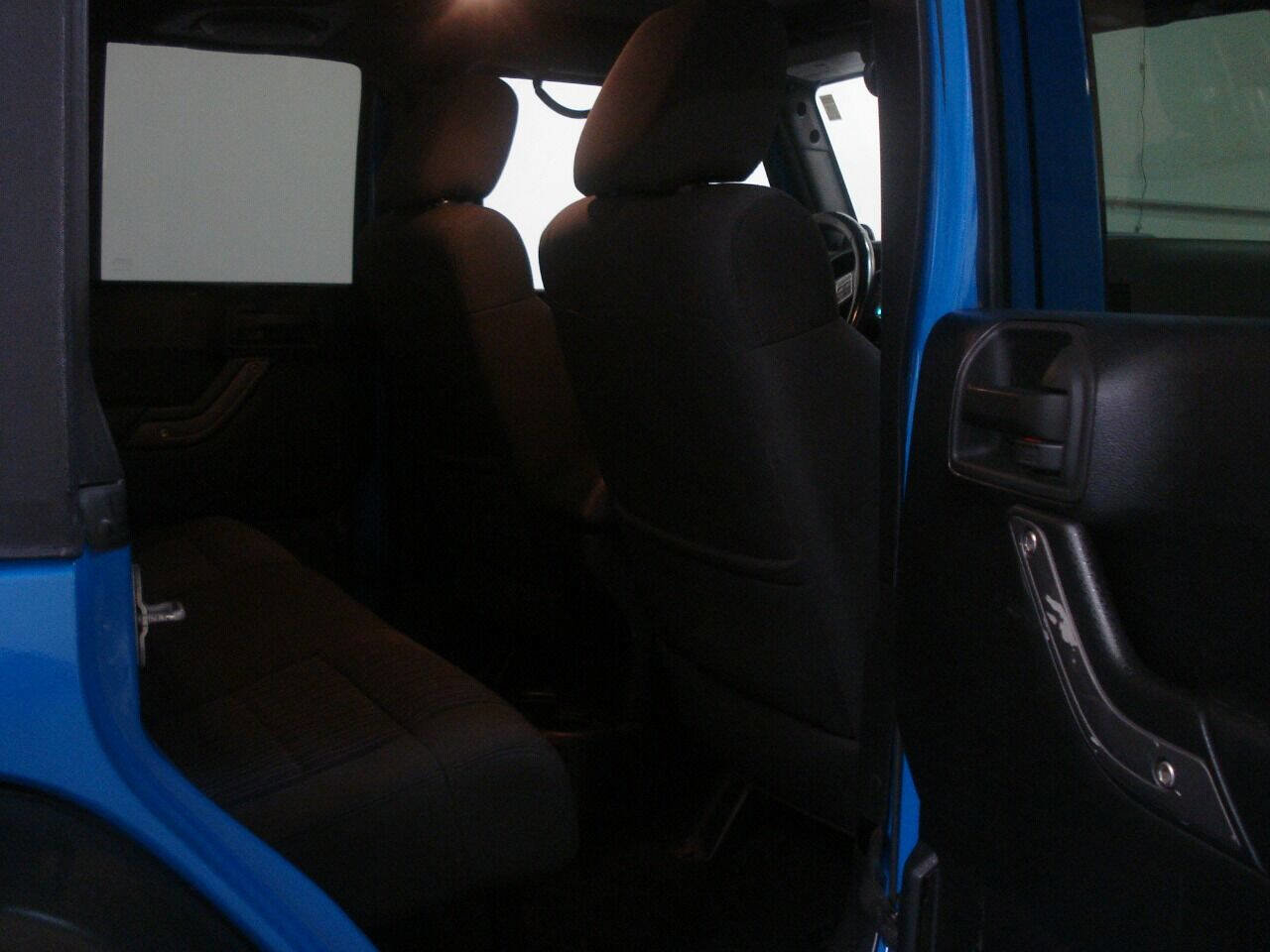 Used 2011 Jeep Wrangler Unlimited Sport image 40