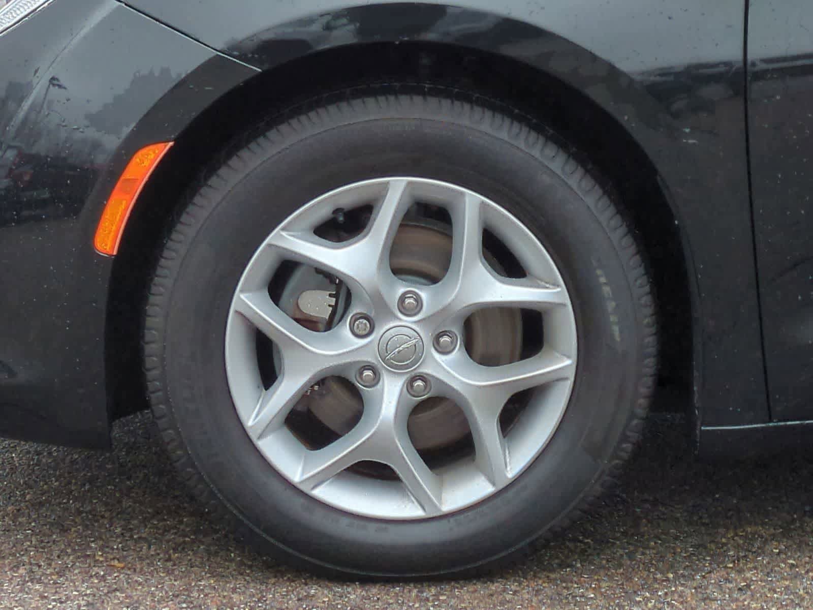 Used 2018 Chrysler Pacifica Touring-L Plus w/ Tire & Wheel Group FWD image 14