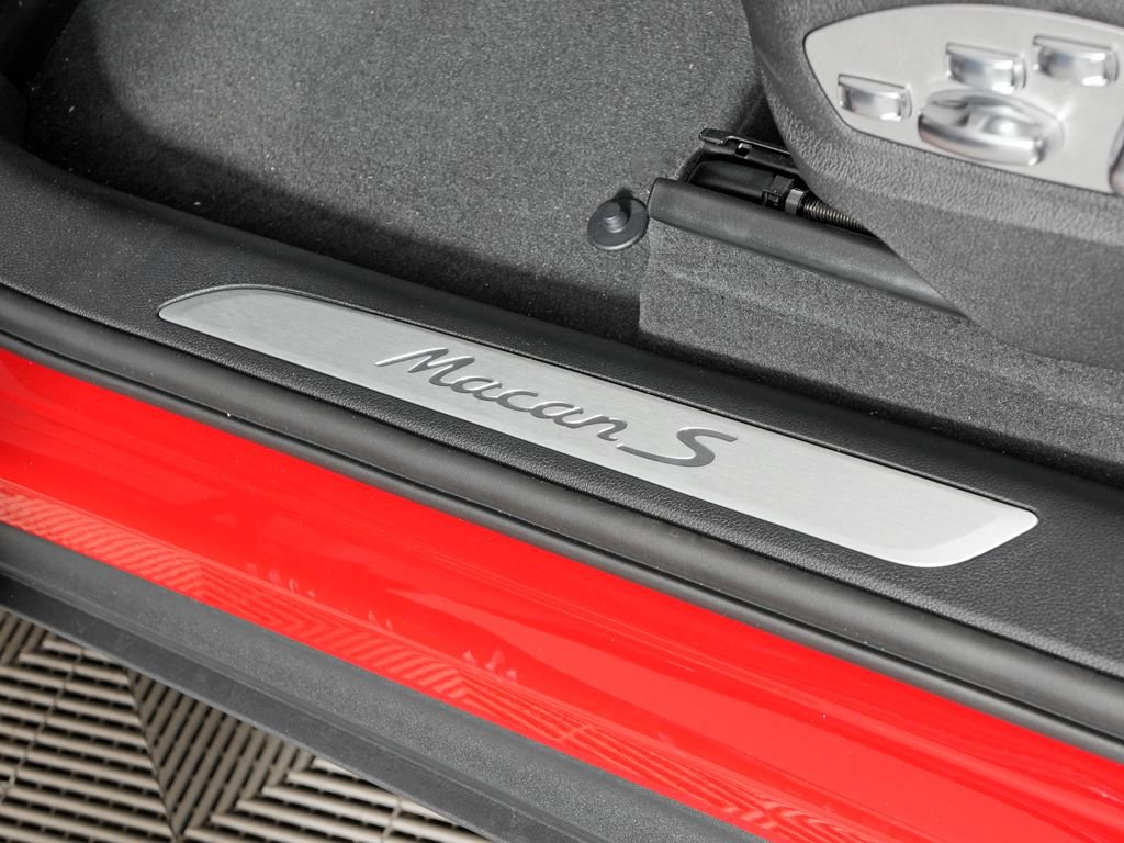New 2026 Porsche Macan S AWD/4WD image 18