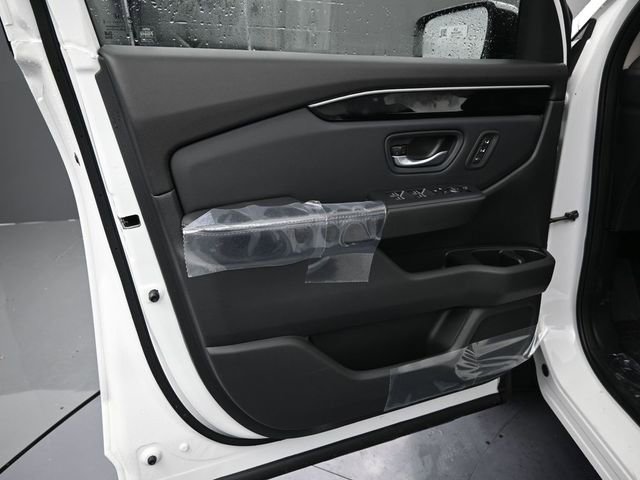 New 2025 Honda Pilot Touring image 6
