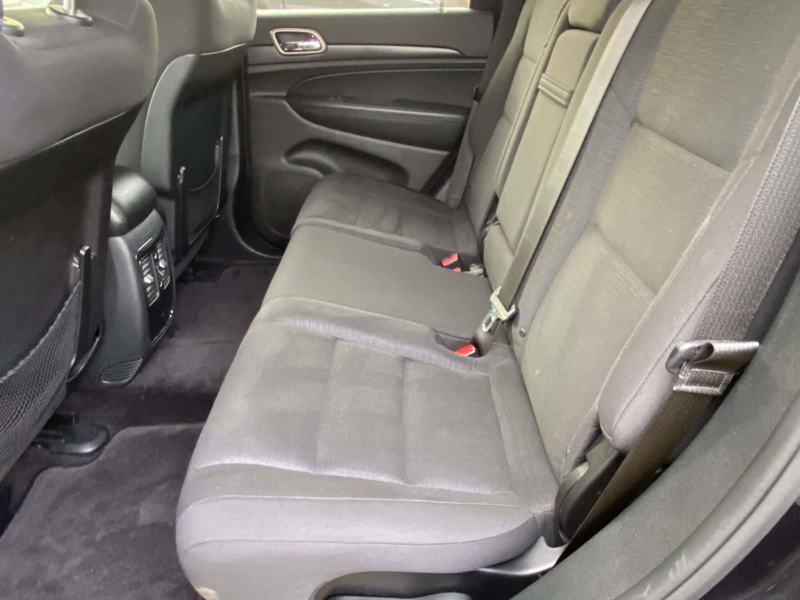 Used 2016 Jeep Grand Cherokee Laredo image 11