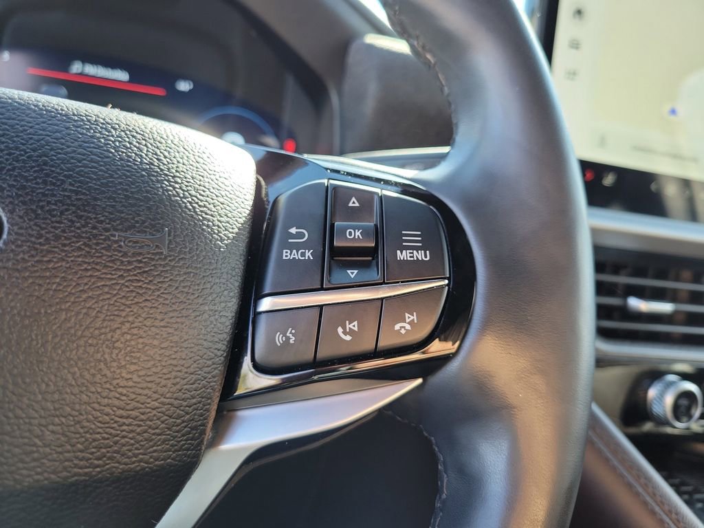 Used 2025 Ford Explorer Platinum image 19