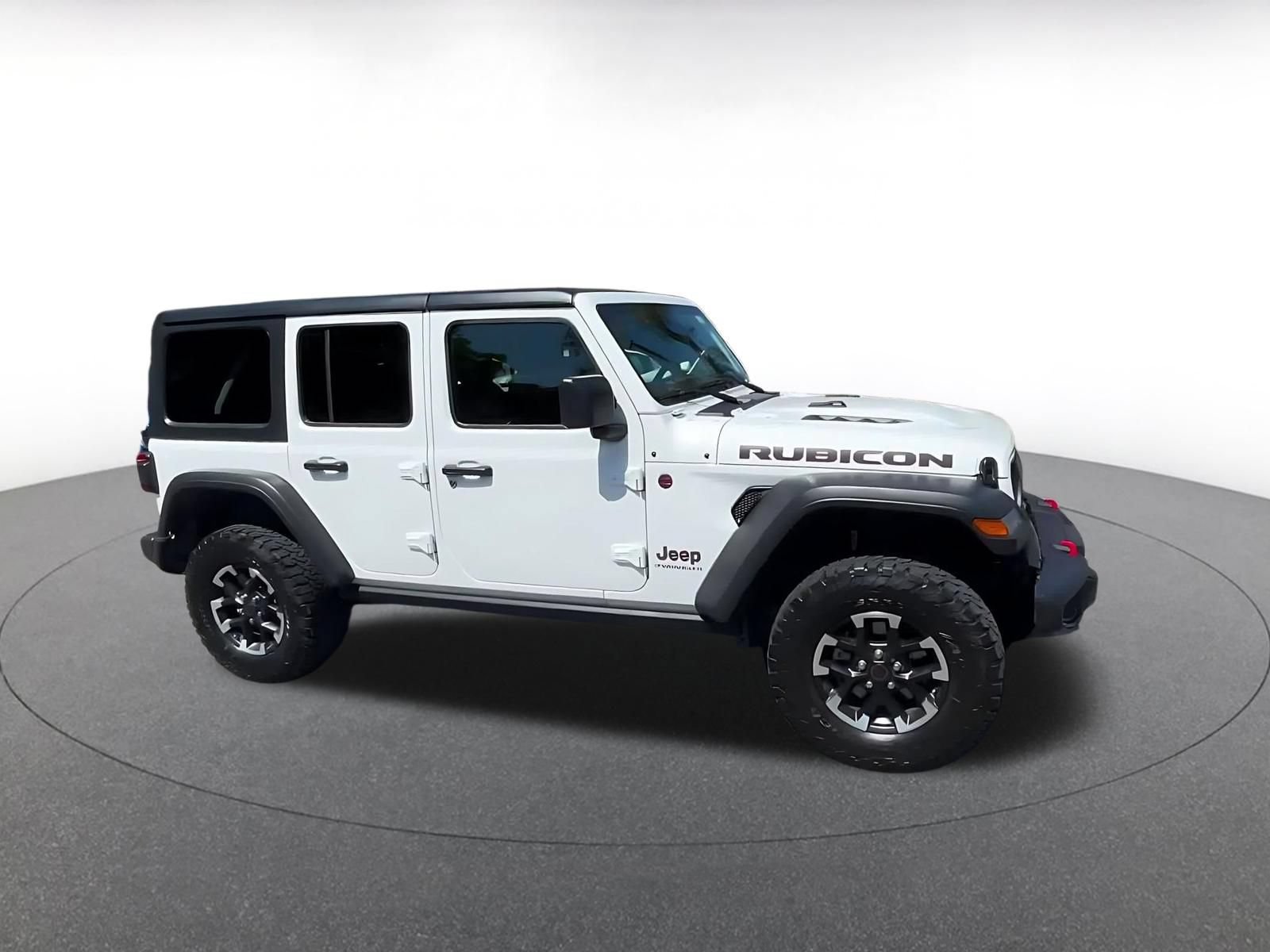 Used 2025 Jeep Wrangler Unlimited Rubicon AWD/4WD image 2