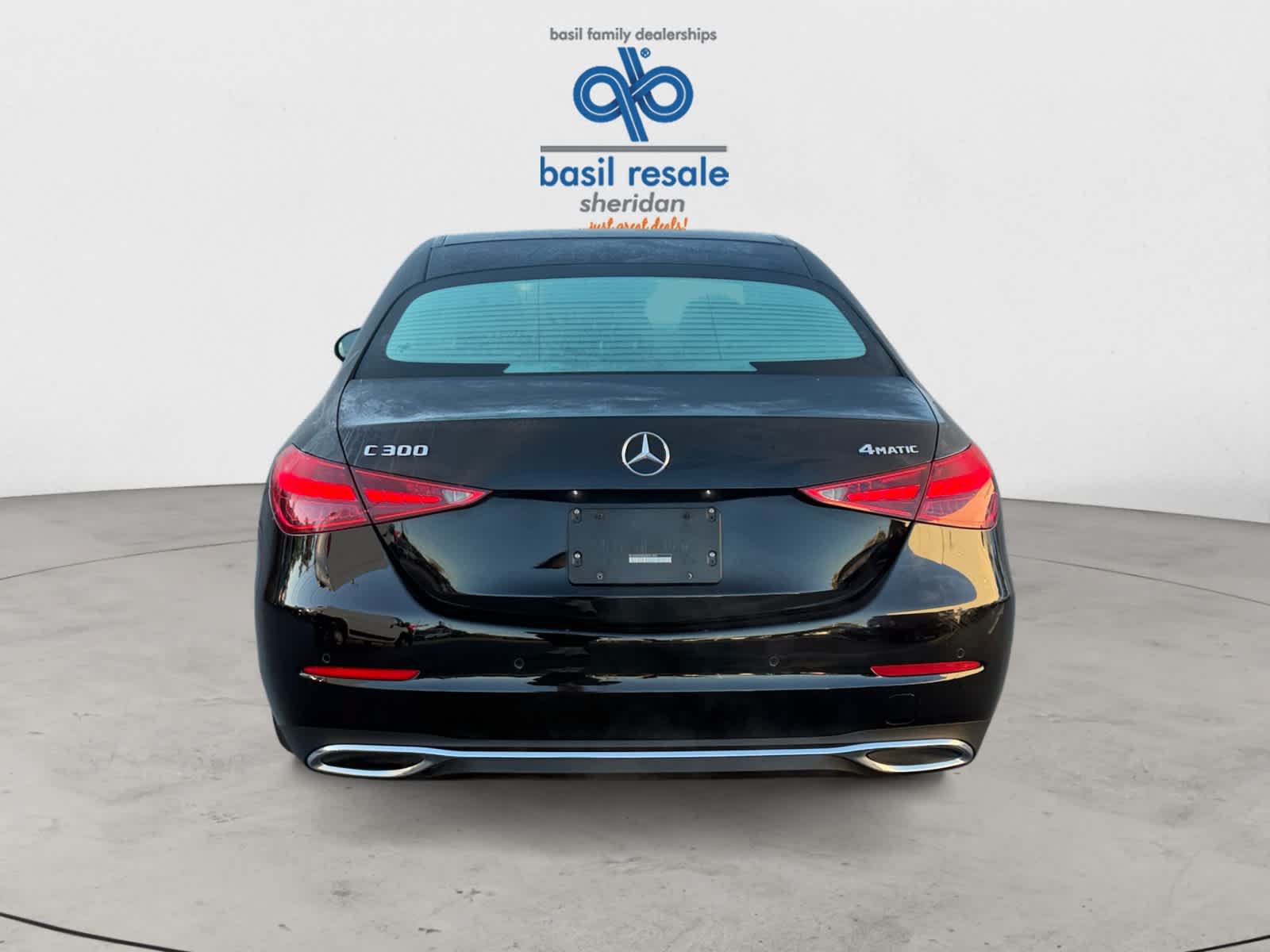 Used 2025 Mercedes-Benz C 300 4MATIC Sedan image 5
