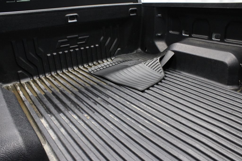 Used 2024 Chevrolet Silverado 1500 LT AWD/4WD image 17
