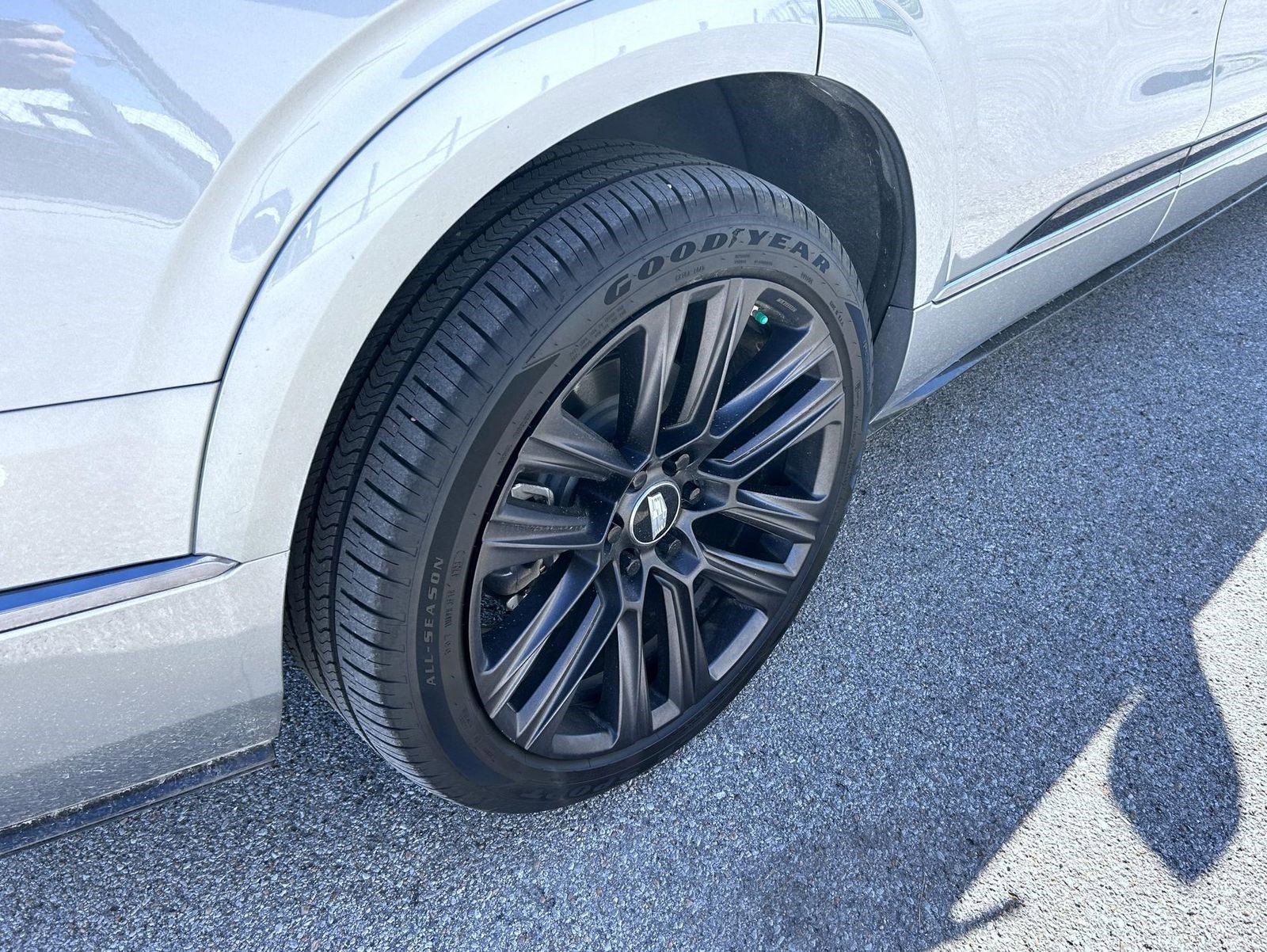 Certified 2026 Cadillac Vistiq Platinum AWD/4WD image 11