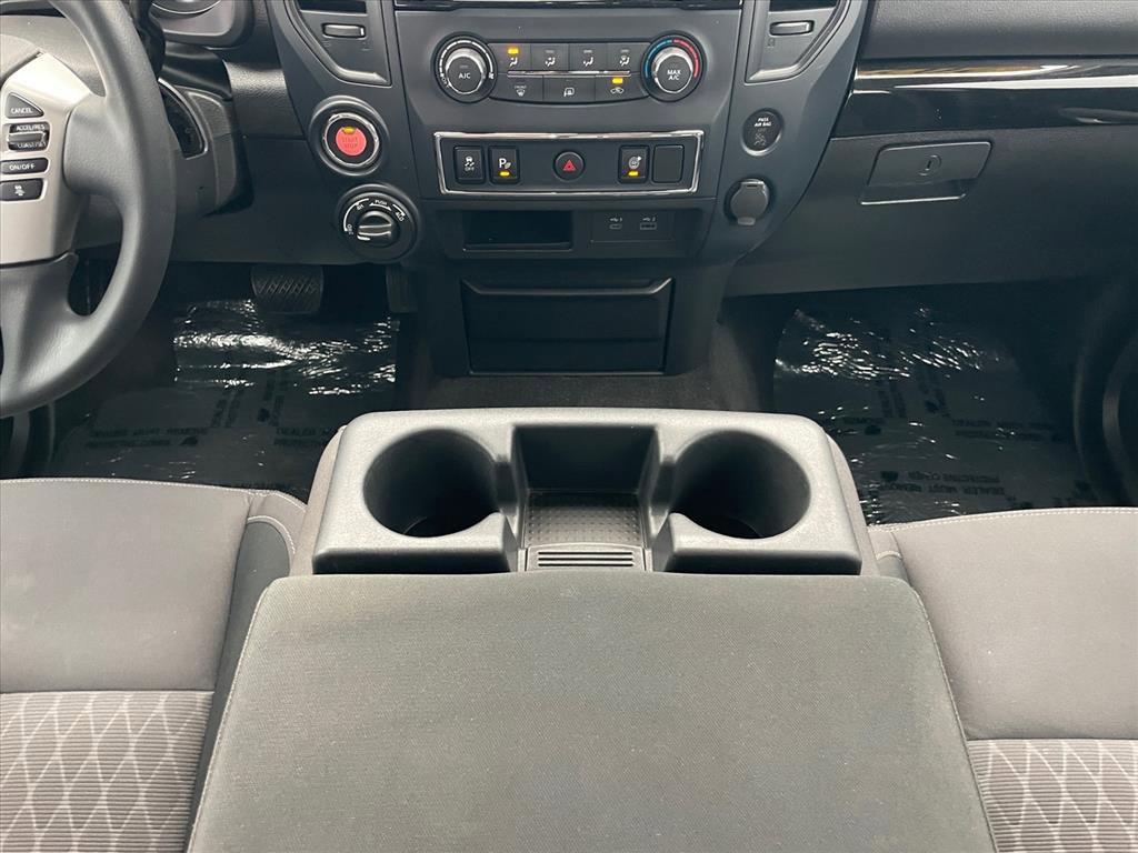 Used 2024 Nissan Titan SV image 17