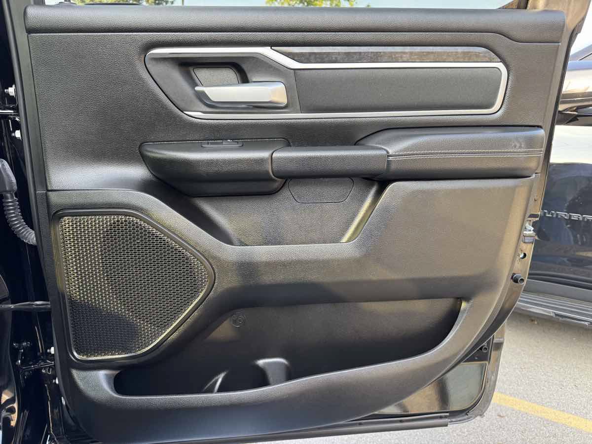 Used 2023 RAM 1500 Big Horn AWD/4WD image 38