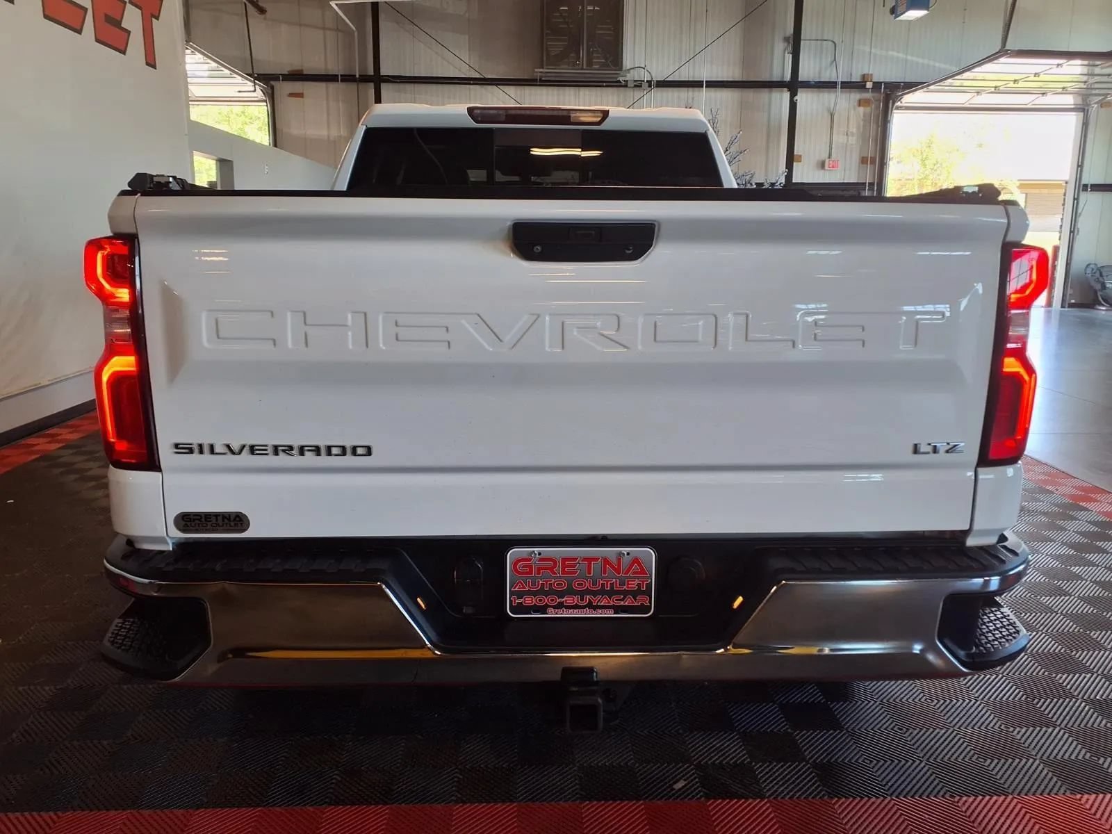 Used 2020 Chevrolet Silverado 1500 LTZ w/ LTZ Convenience Package AWD/4WD image 5