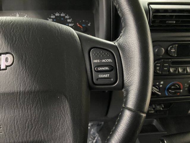 Used 2005 Jeep Wrangler Sport AWD/4WD image 16