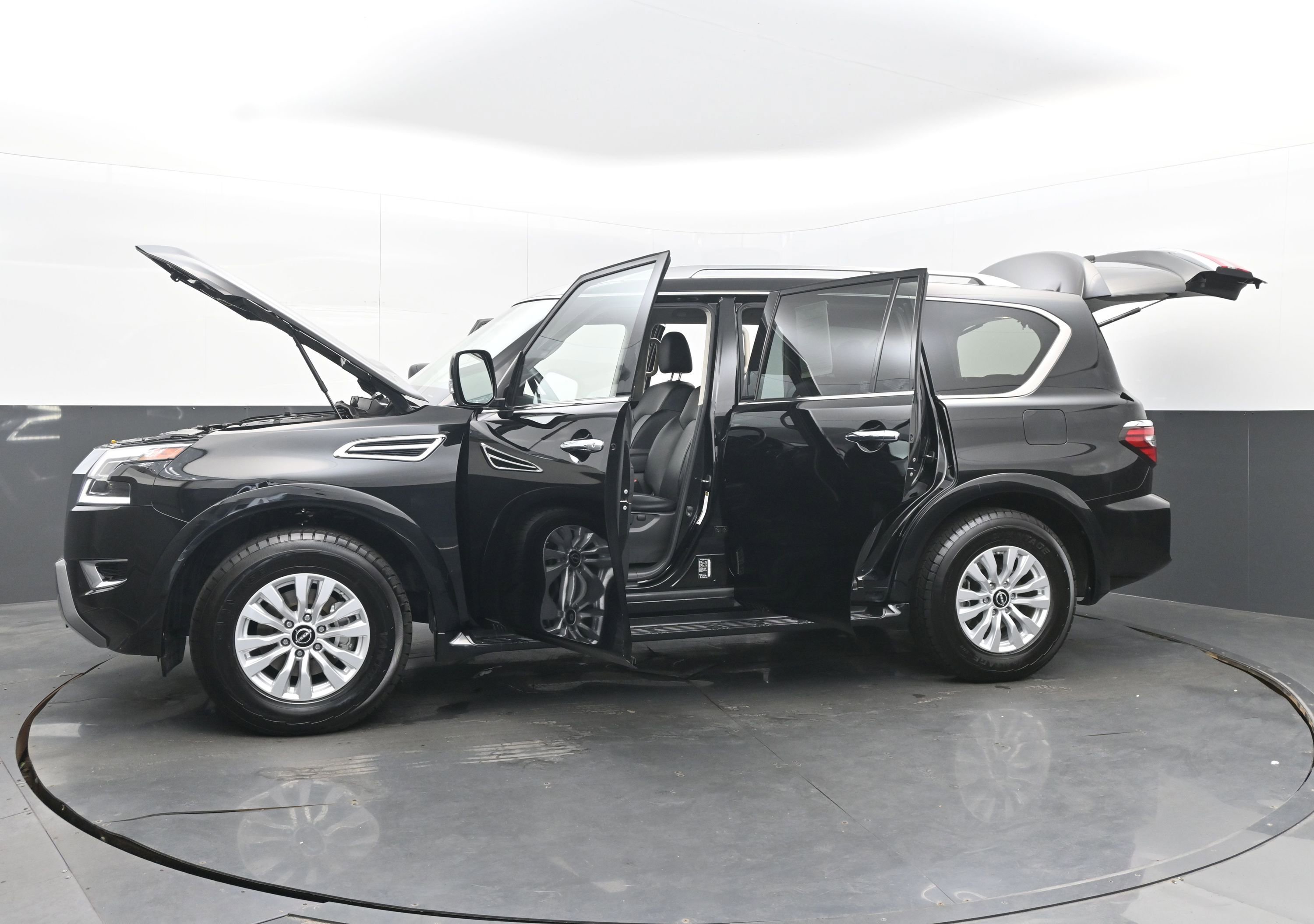 Used 2024 Nissan Armada SV image 40