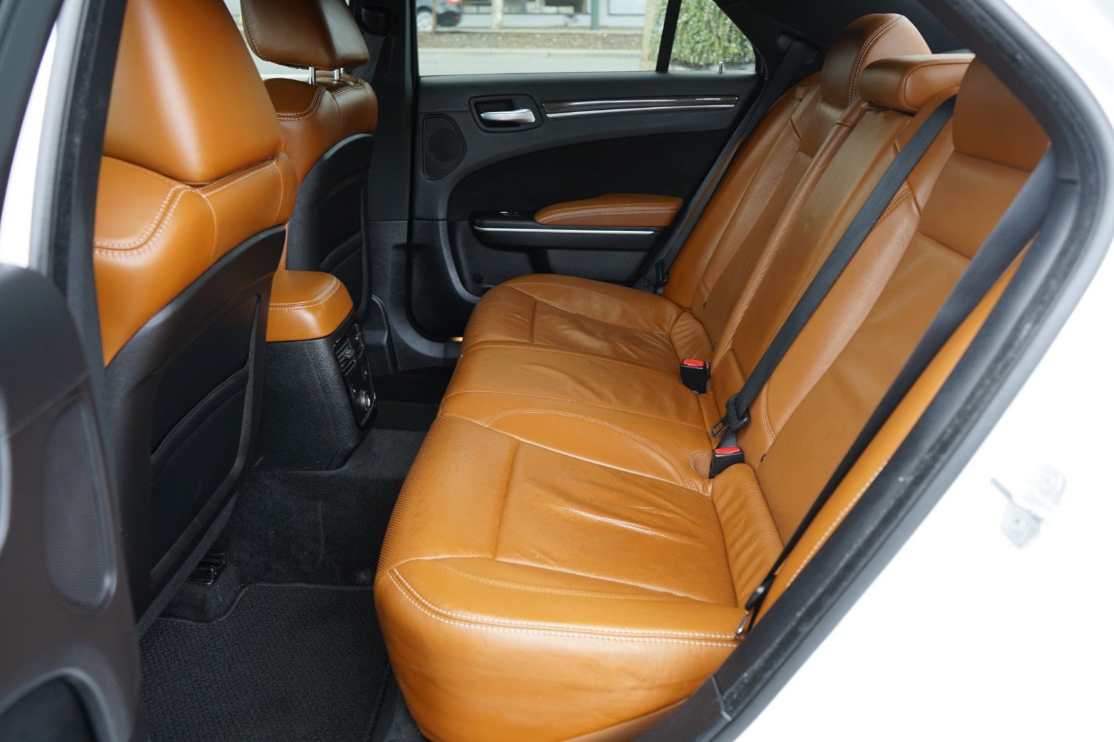 Used 2014 Chrysler 300 SRT8 w/ Leather Interior Group RWD image 23