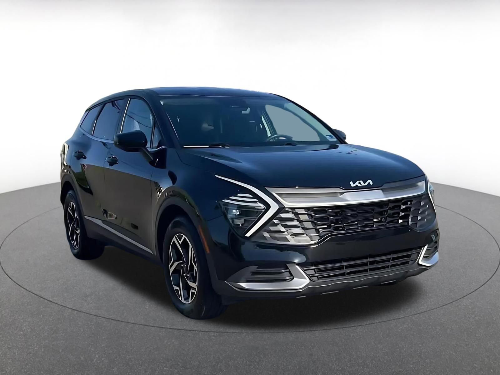 Used 2025 Kia Sportage LX FWD image 3