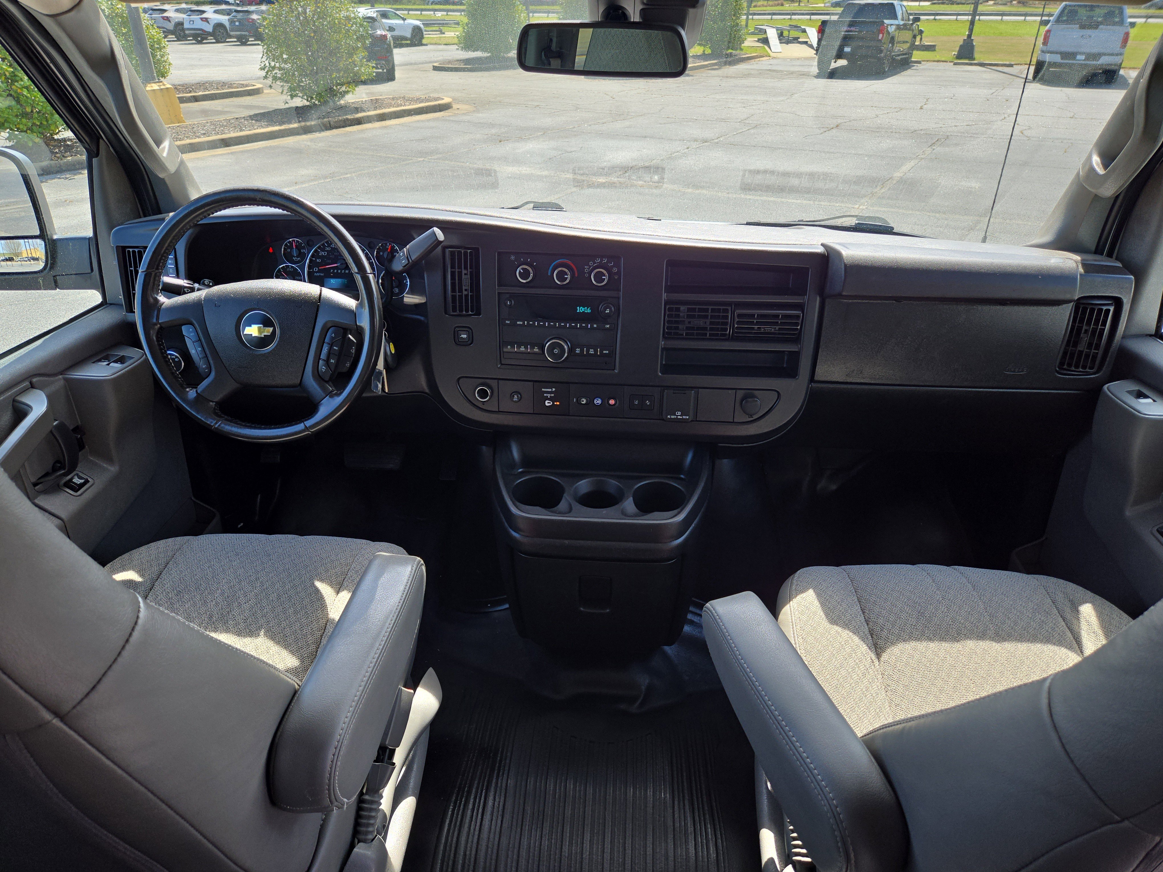 Used 2021 Chevrolet Express 3500 LT w/ LT Preferred Equipment Group RWD image 22