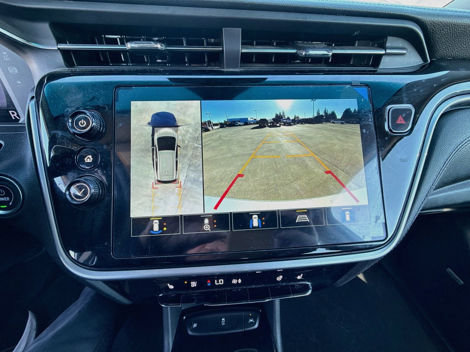 Used 2023 Chevrolet Bolt LT w/ Infotainment Package FWD image 13