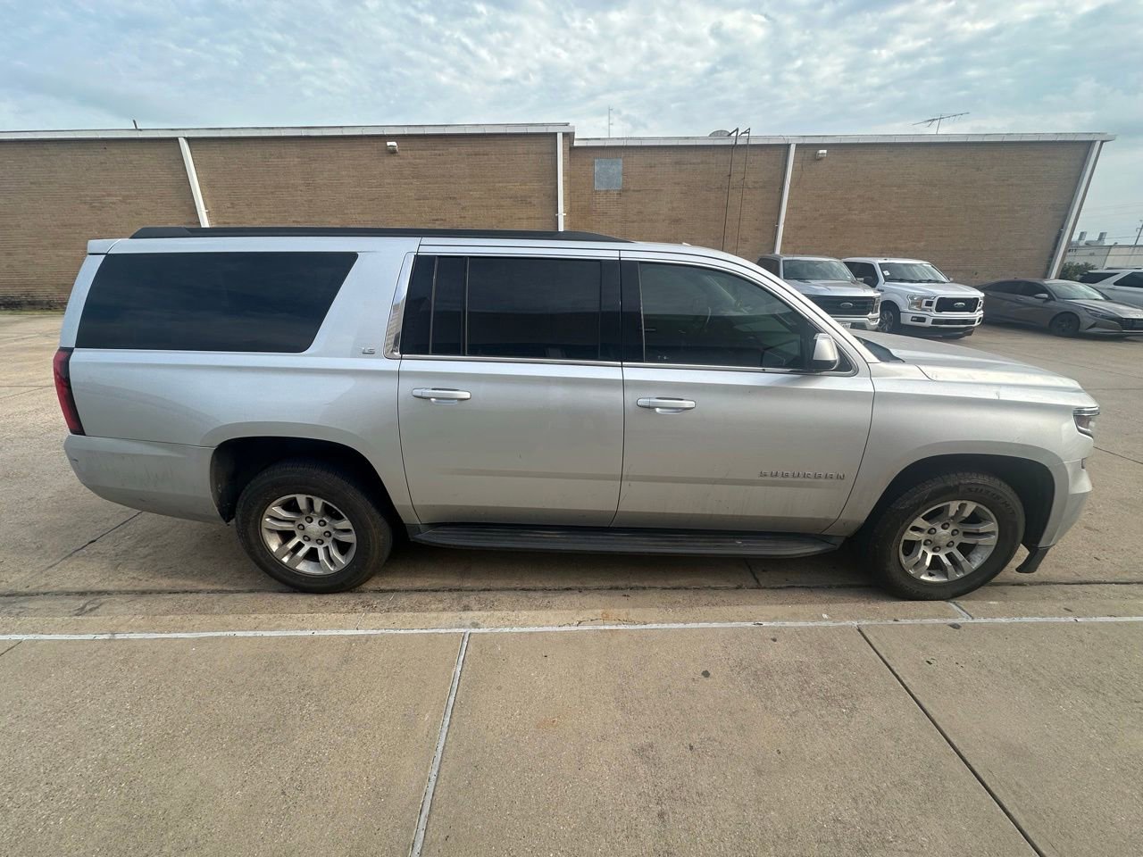 Used 2016 Chevrolet Suburban LS w/ Max Trailering Package RWD image 2