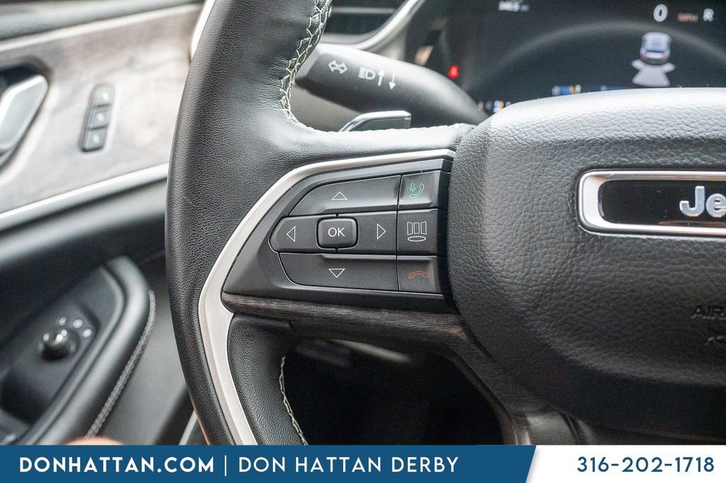 Used 2022 Jeep Grand Cherokee L Limited w/ Black Appearance Package AWD/4WD image 13