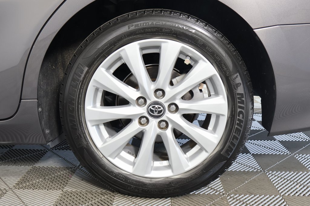 Used 2018 Toyota Camry LE FWD image 16