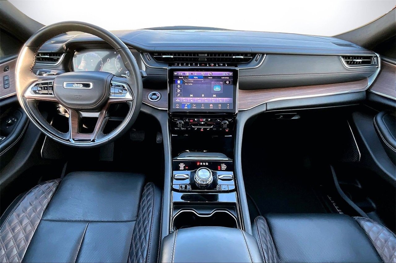 Certified 2025 Jeep Grand Cherokee Summit image 15