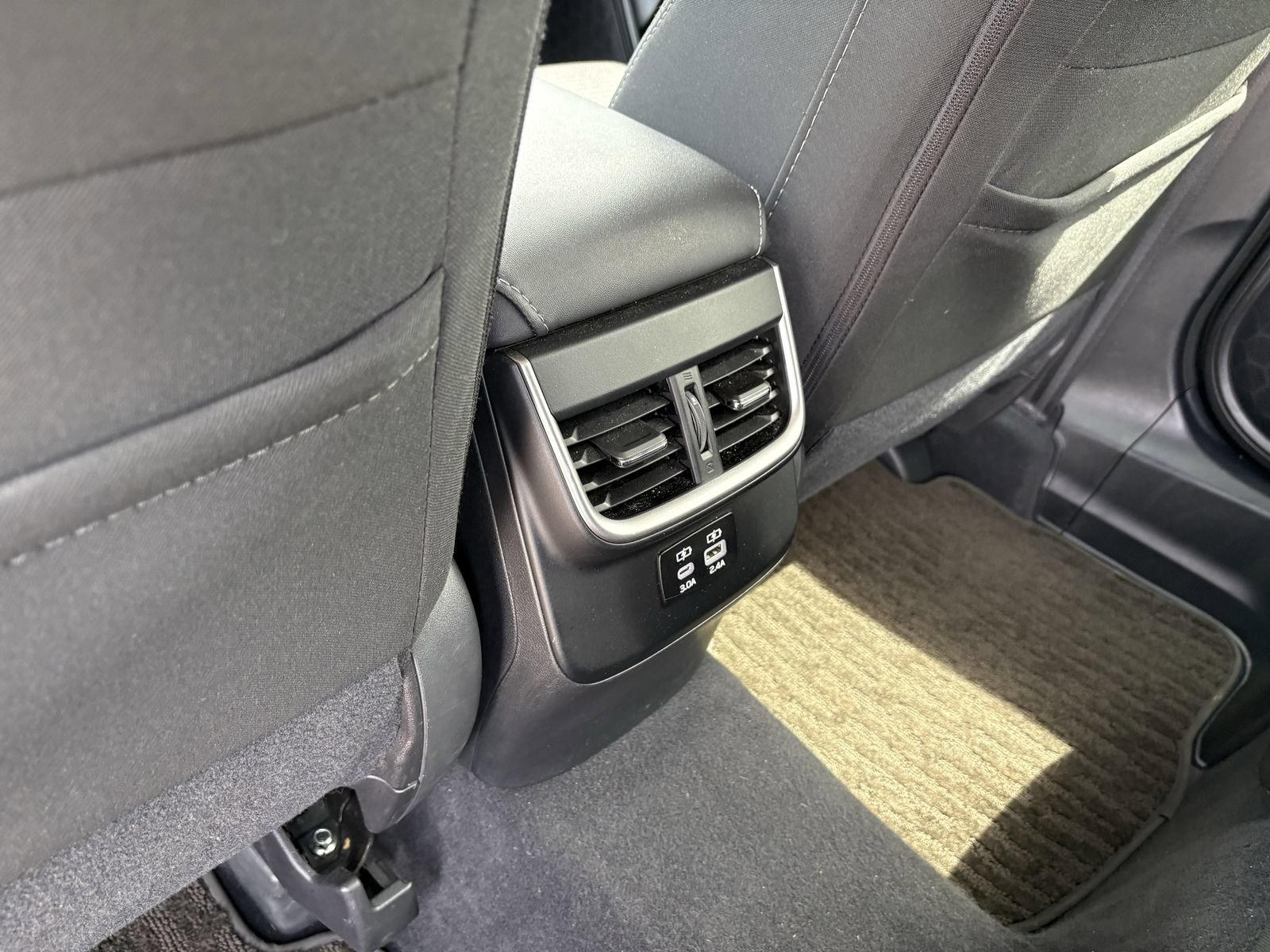 Used 2025 Subaru Outback Premium AWD/4WD image 30