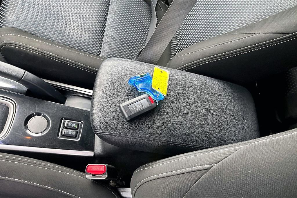 Used 2017 Mitsubishi Outlander SE image 31