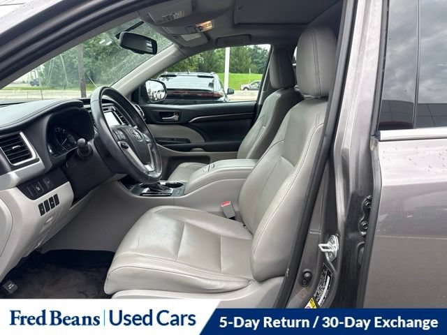 Used 2015 Toyota Highlander Limited AWD/4WD image 21