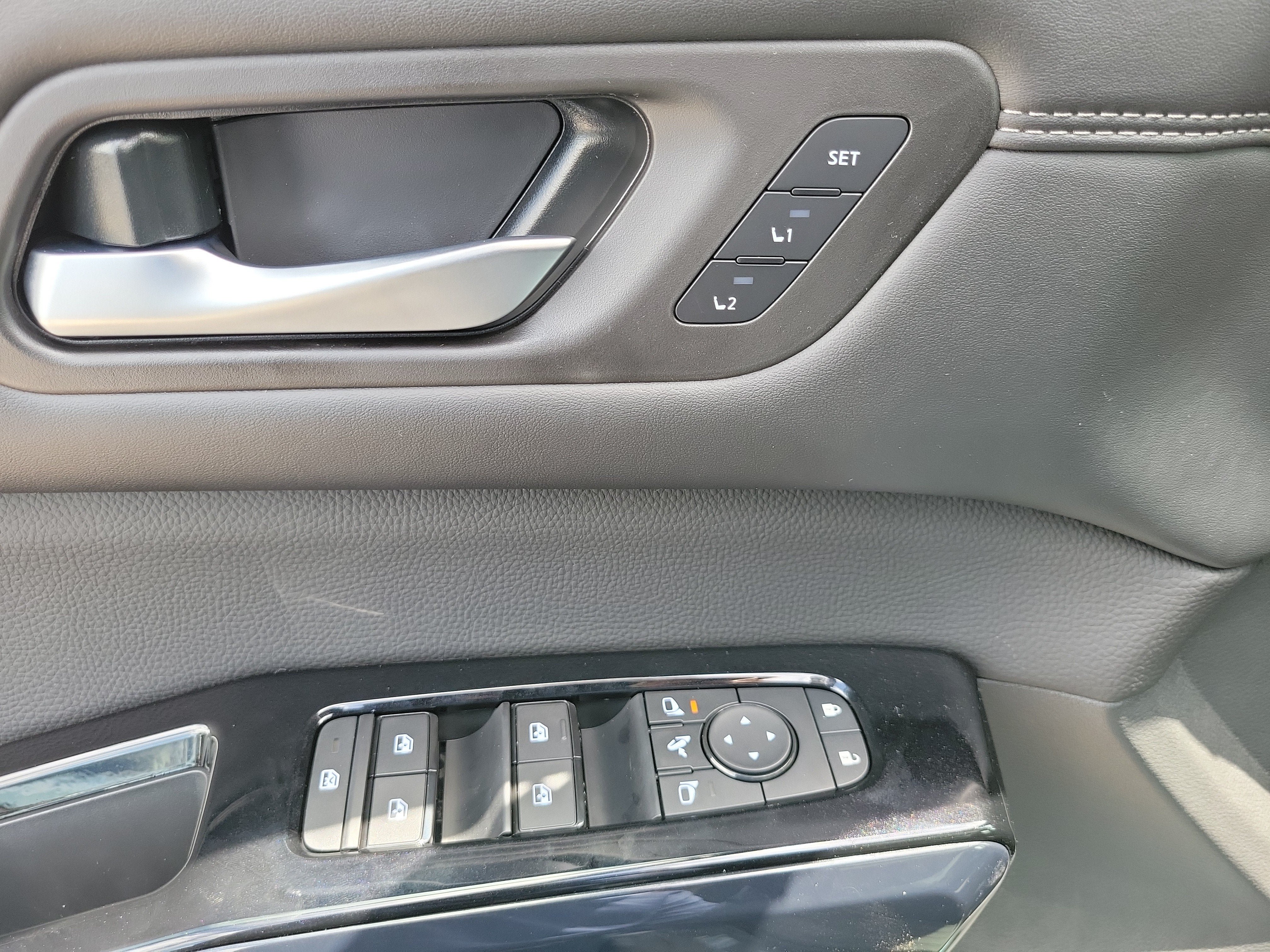 New 2026 Nissan Pathfinder Platinum w/ Cargo Package FWD image 14