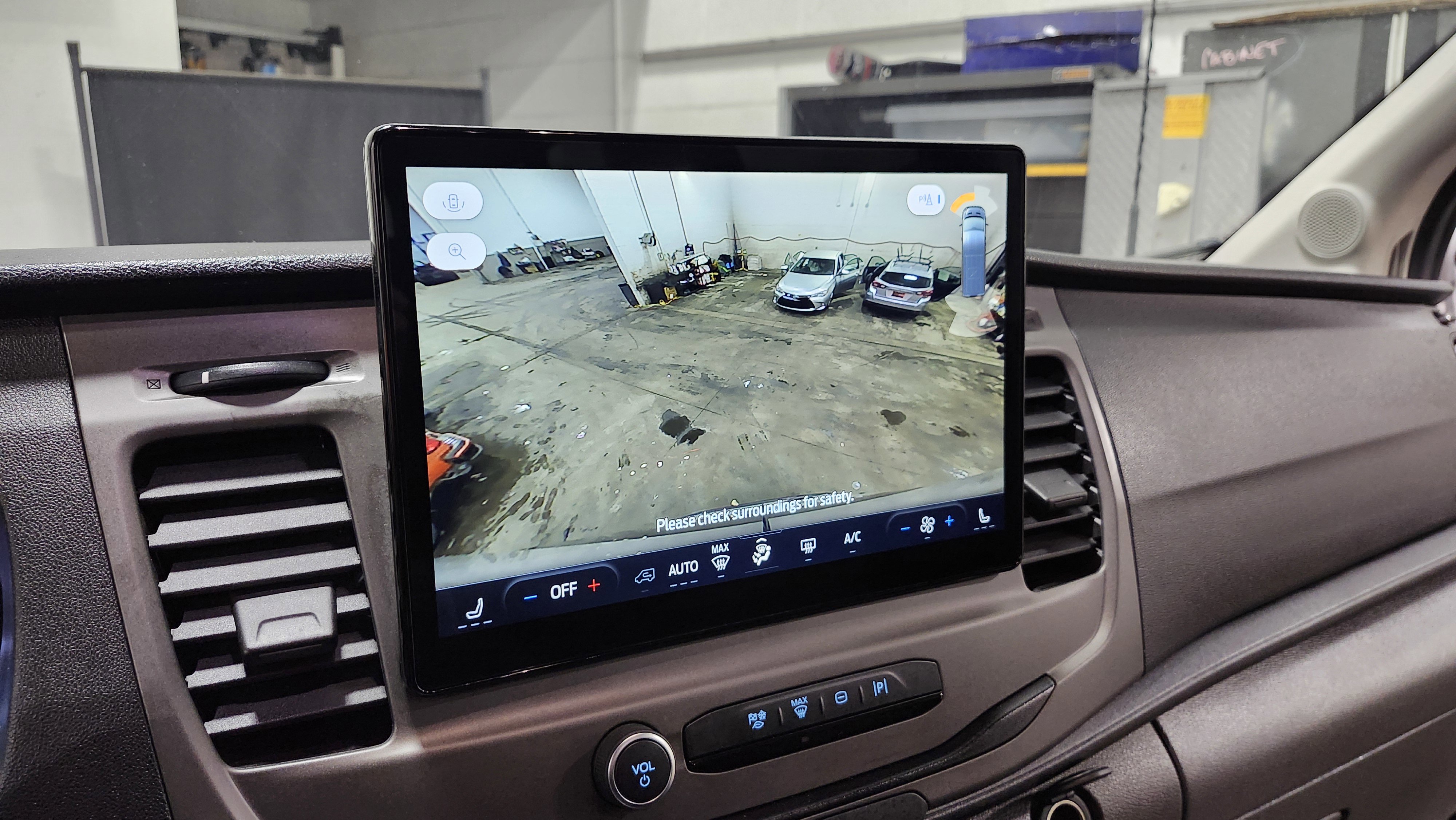 Used 2022 Ford Transit 350 XLT image 2