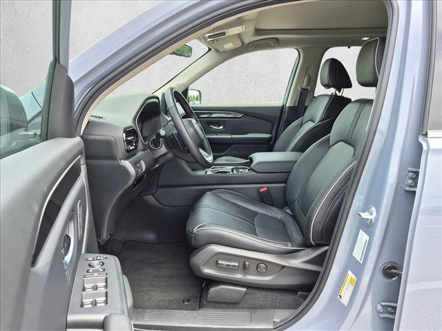 Used 2025 Honda Pilot Elite image 15