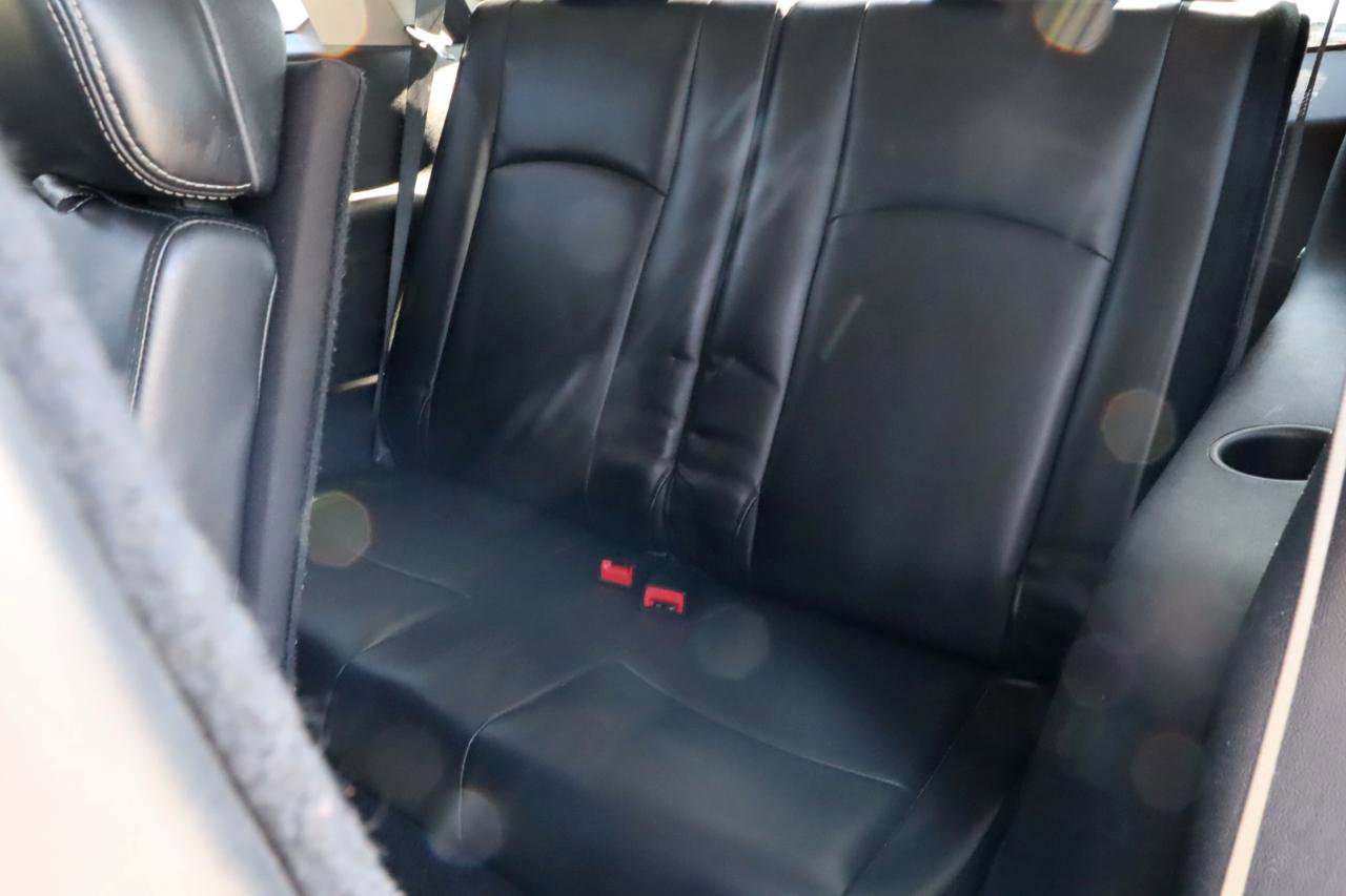Used 2014 Dodge Journey SXT w/ Flexible Seating Group image 9