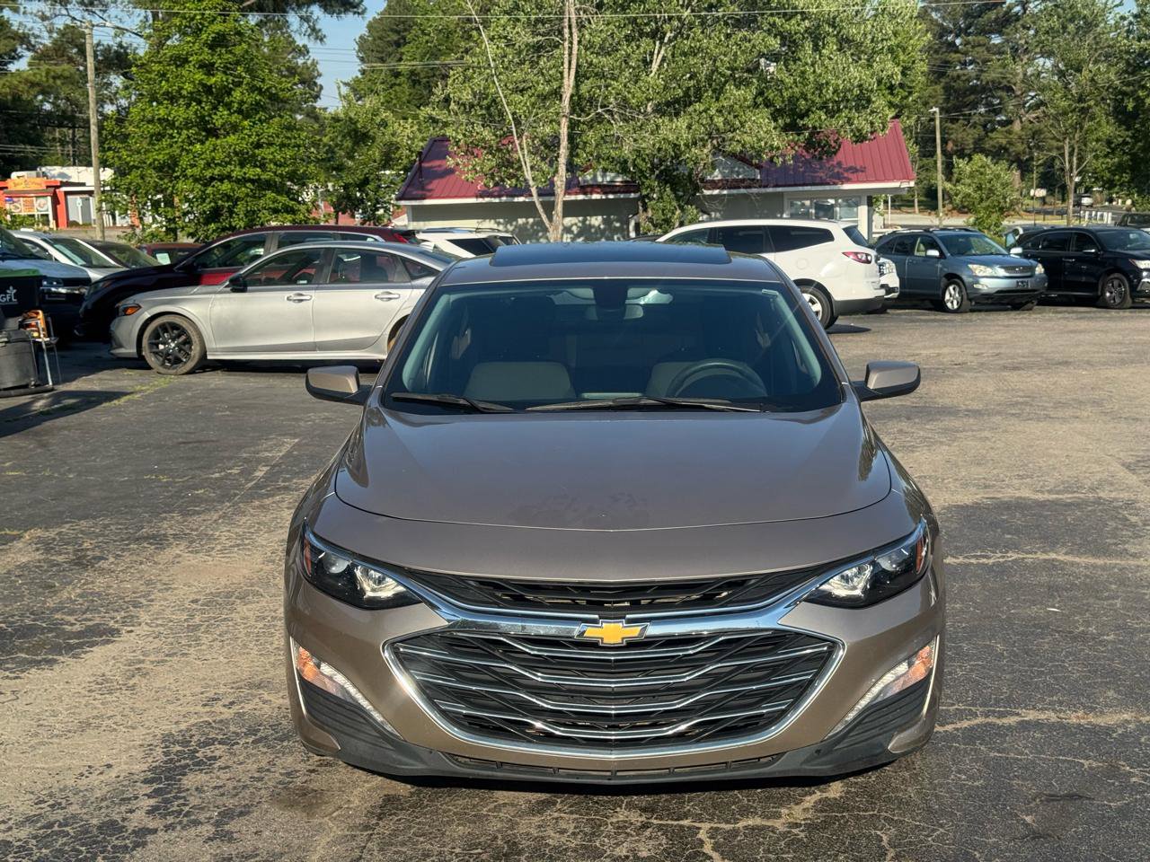 Used 2022 Chevrolet Malibu LT FWD image 2