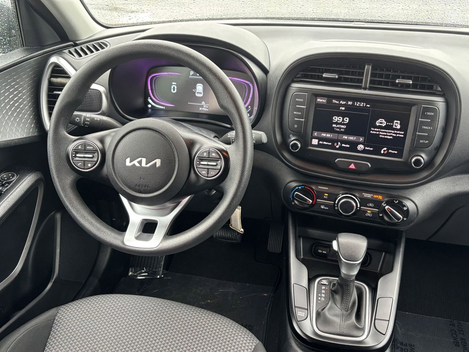 Used 2025 Kia Soul LX w/ LX Technology Package FWD image 32