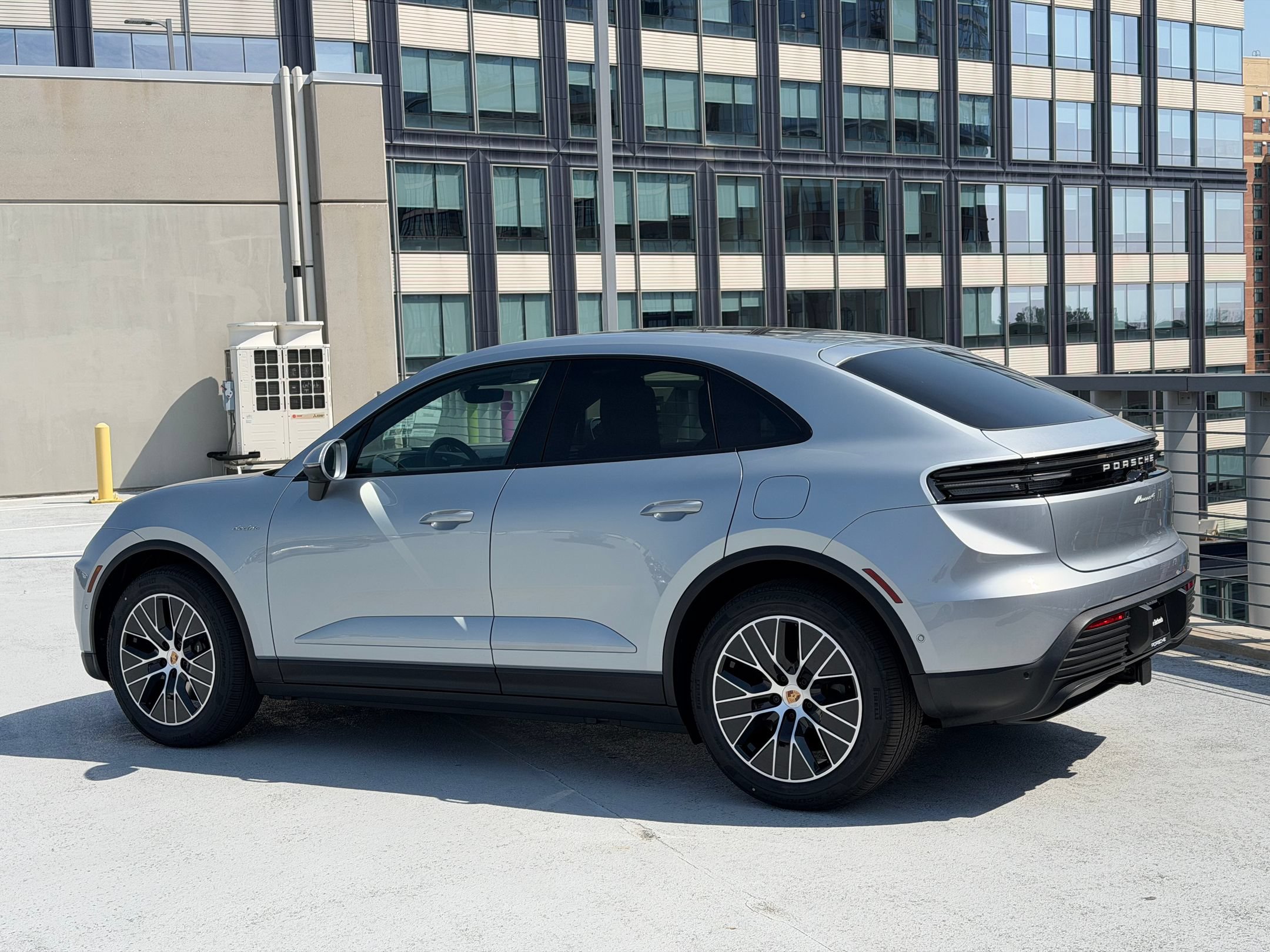 New 2026 Porsche Macan 4 Electric AWD/4WD image 3