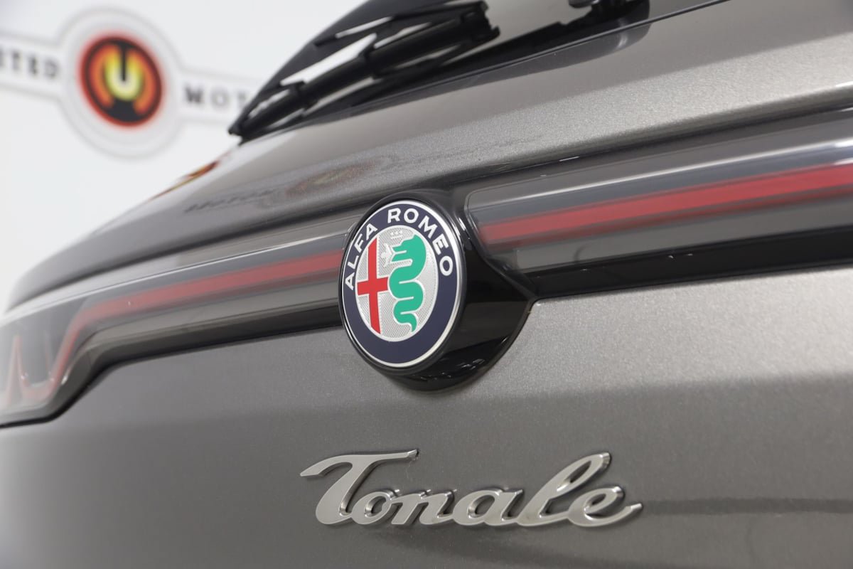 Used 2024 Alfa Romeo Tonale Veloce AWD/4WD image 48