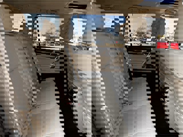 Used 2020 Lexus GX 460 Premium w/ Premium Package image 32