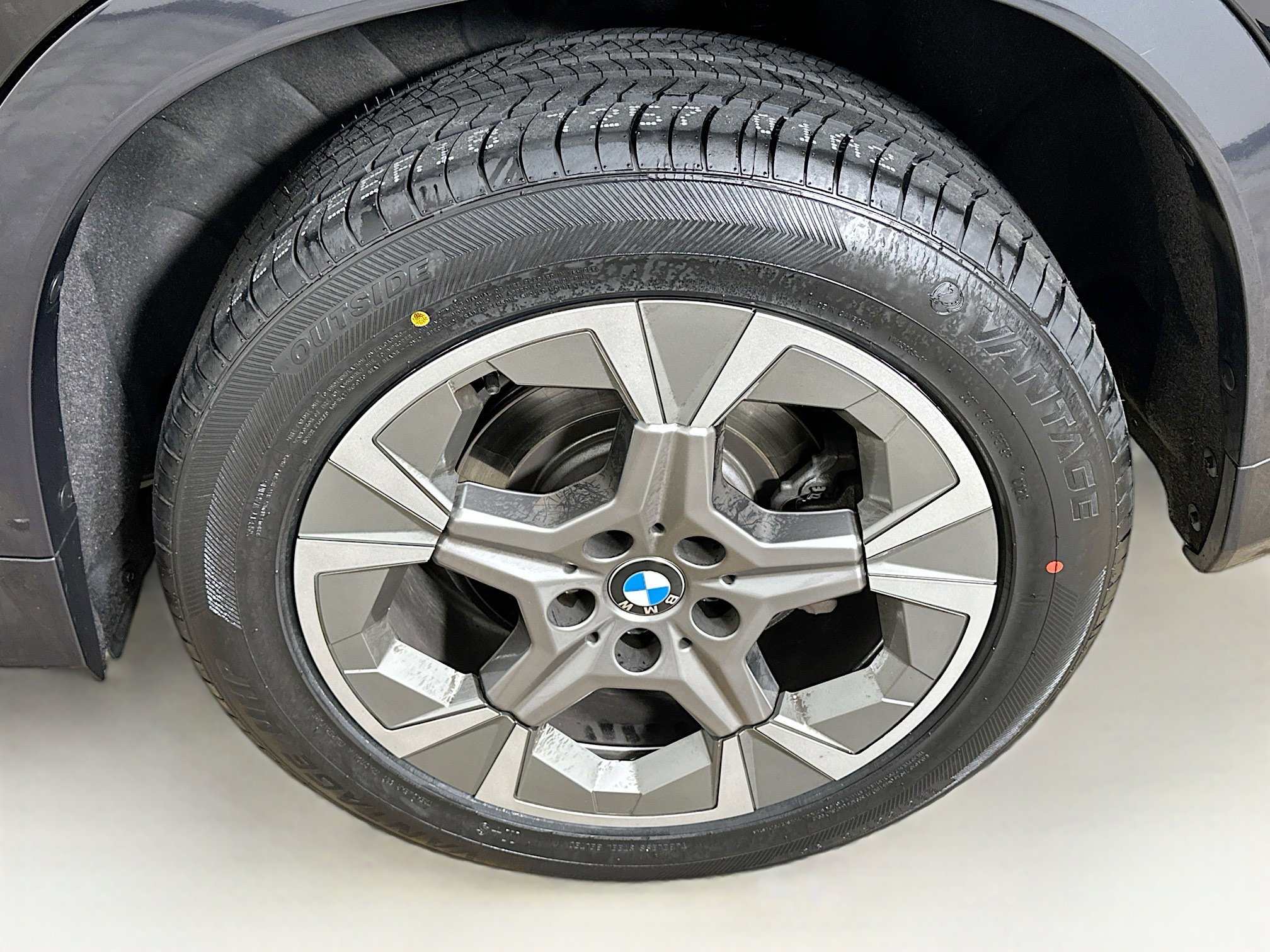 Used 2025 BMW X1 xDrive28i AWD/4WD image 11