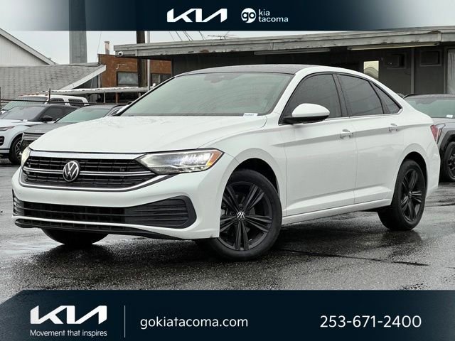 Used 2023 Volkswagen Jetta SE image 1