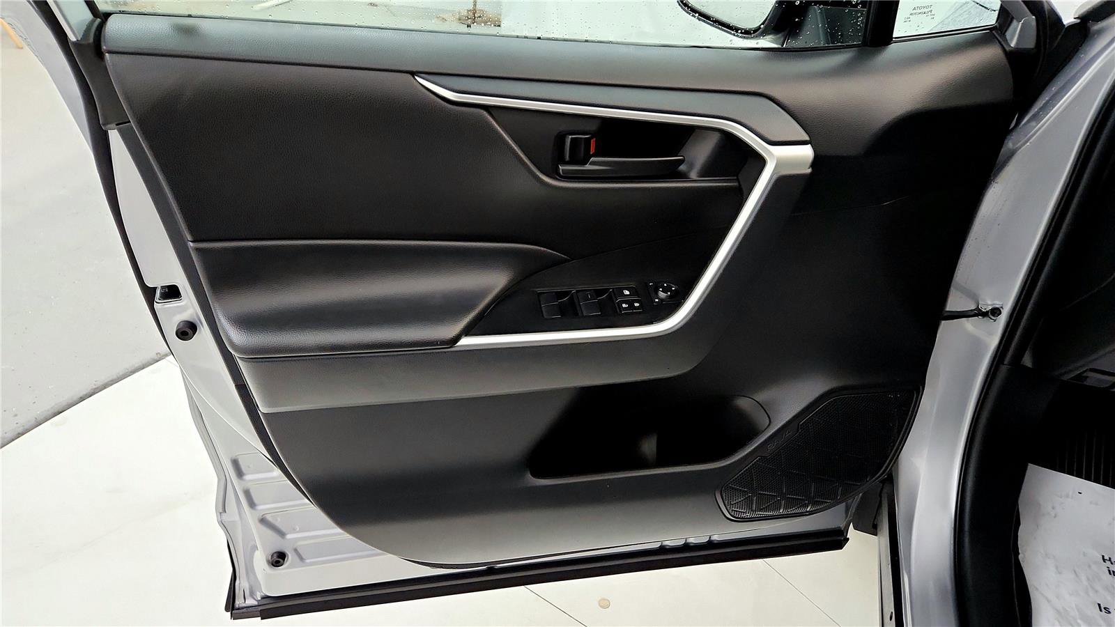 Used 2024 Toyota RAV4 LE image 22