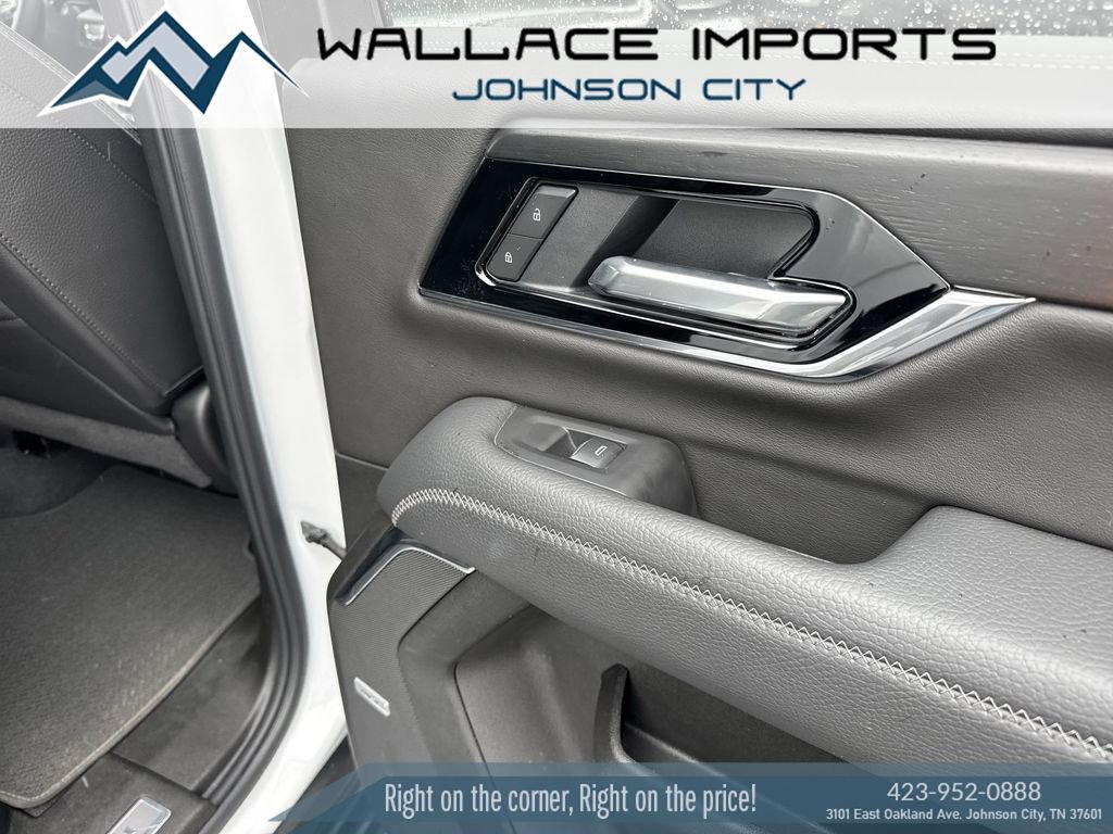 Used 2025 GMC Yukon Denali AWD/4WD image 43