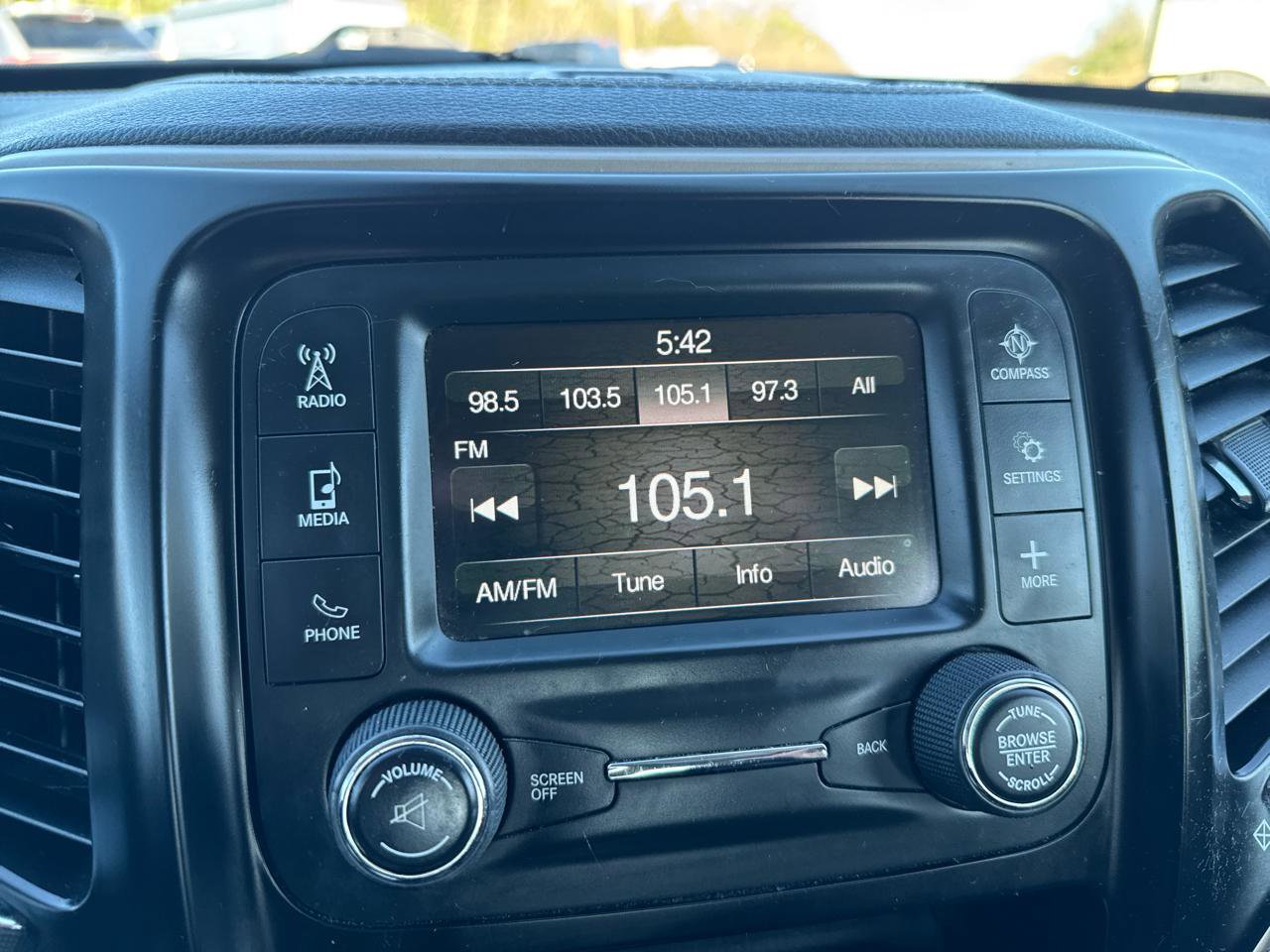 Used 2015 Jeep Cherokee Sport image 16