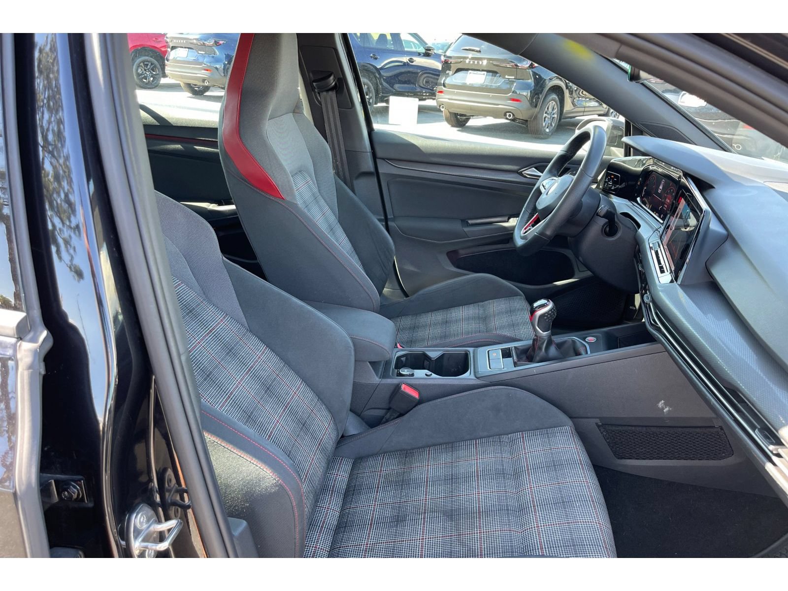 Used 2022 Volkswagen GTI SE FWD image 20