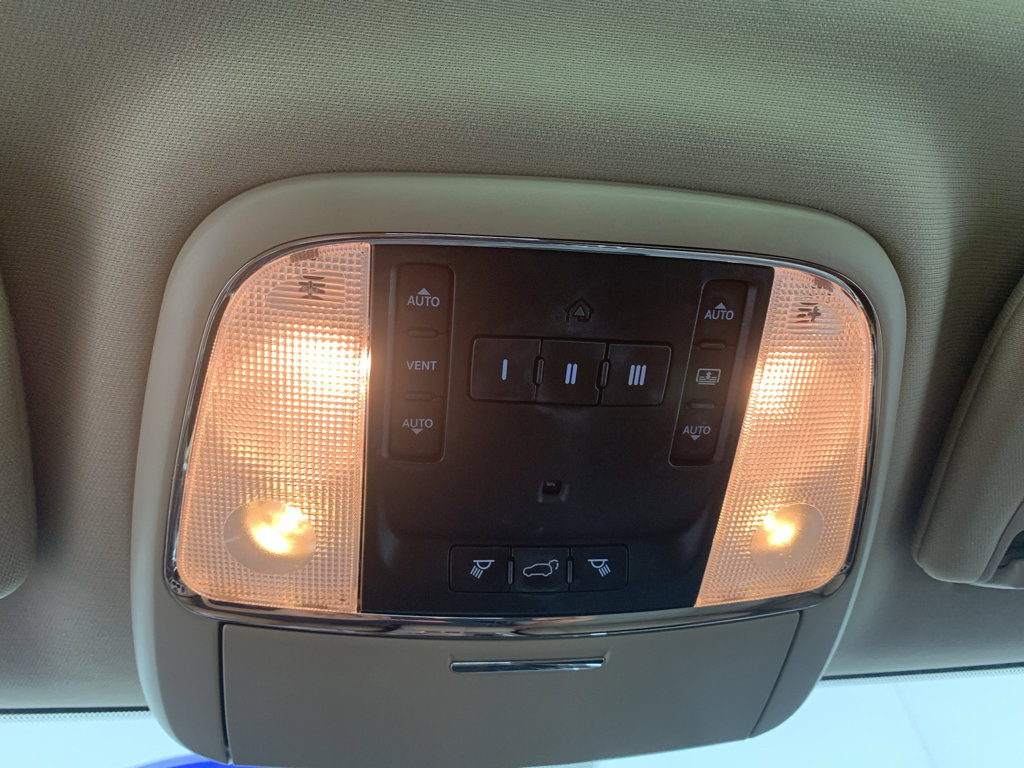 Used 2014 Jeep Grand Cherokee Overland image 28