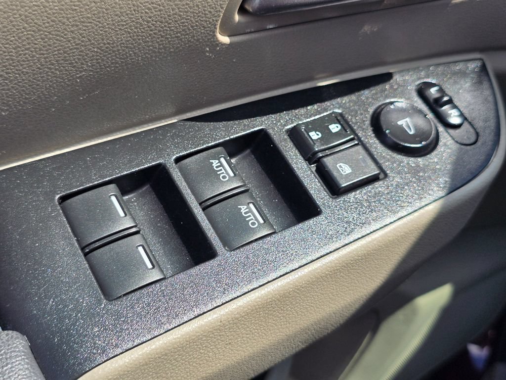 Used 2013 Honda Odyssey EX image 18